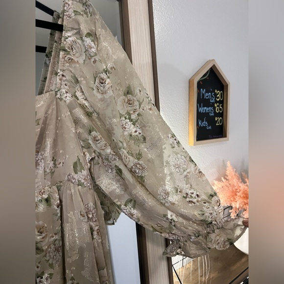 STORIA Mona Maxi Dress With Smocking In Summer Neutral & Cream Floral Sz Large - Picture 4 of 8